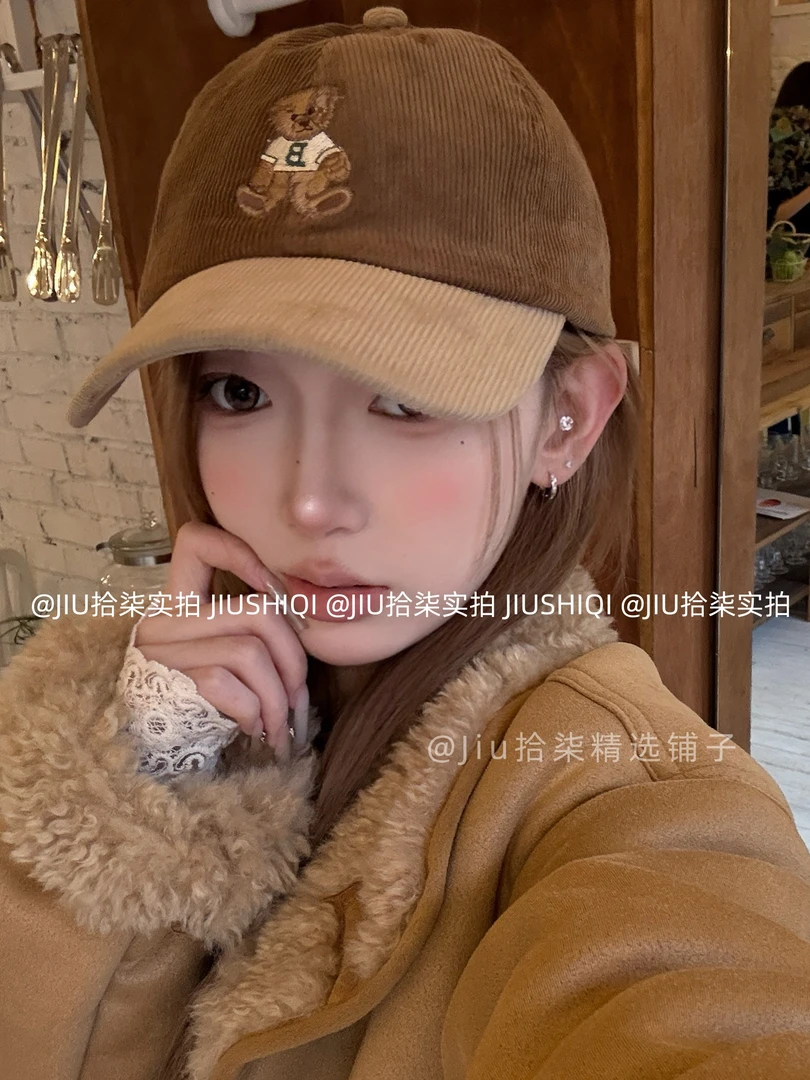 小熊棒球帽复古拼色灯芯绒鸭舌帽秋冬氛围感休闲百搭显脸小帽子