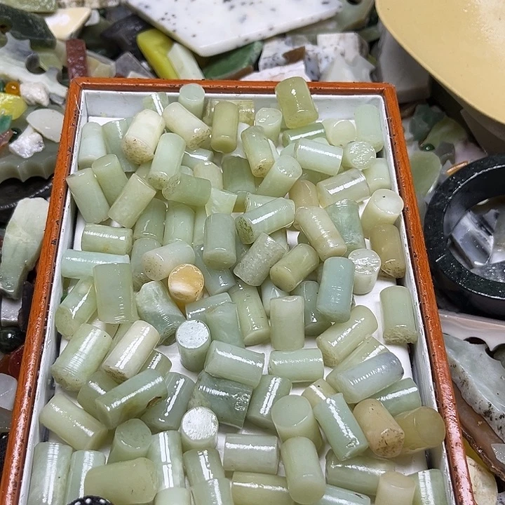 和田玉未镶嵌珠宝奇石
