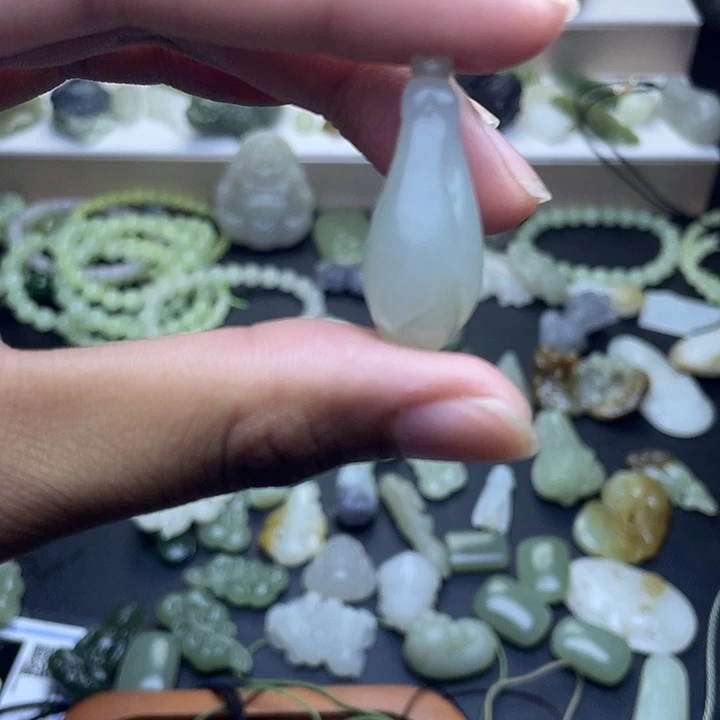 和田玉（糖玉）未镶嵌颈饰