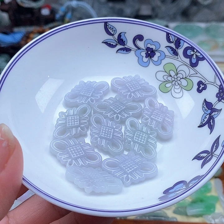 吊坠(不含链)未镶嵌翡翠一个20