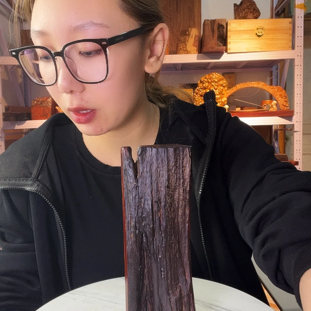 紫檀木类端景台如**掌