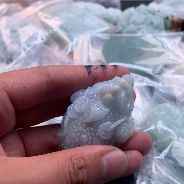 翡翠未镶嵌颈饰保真天然a货翡翠