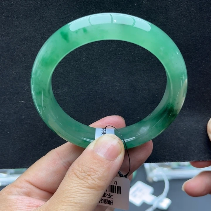 石英质玉未镶嵌手镯55/56