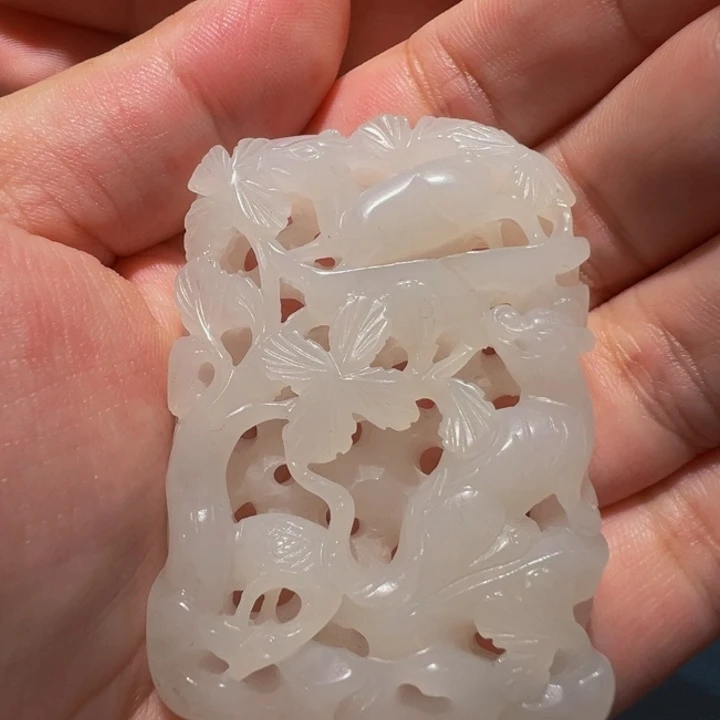 游***龙和田玉未镶嵌颈饰