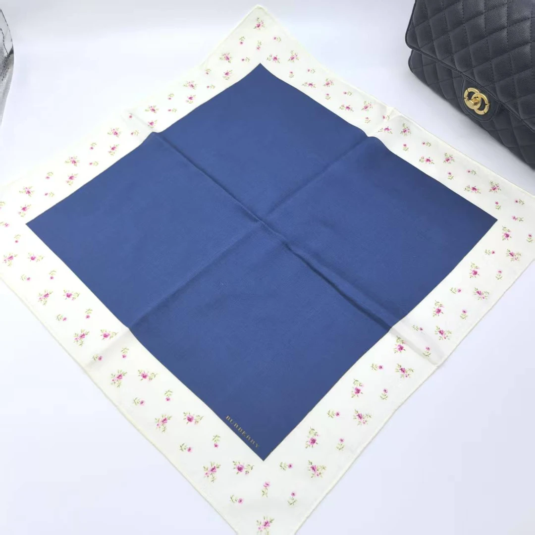 95新 BURBERRY/博柏利 海囤/巴宝莉/50*50/丝巾/yy08409