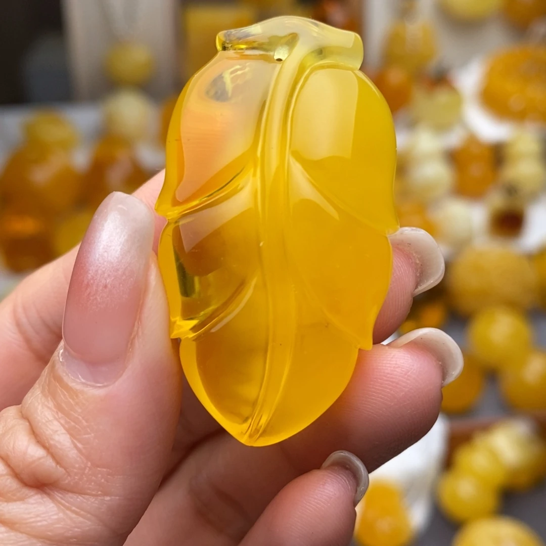 蜜蜡未镶嵌颈饰叶子