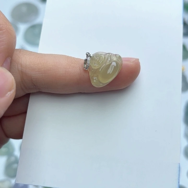 翡翠18K金镶嵌颈饰佛公滴溜