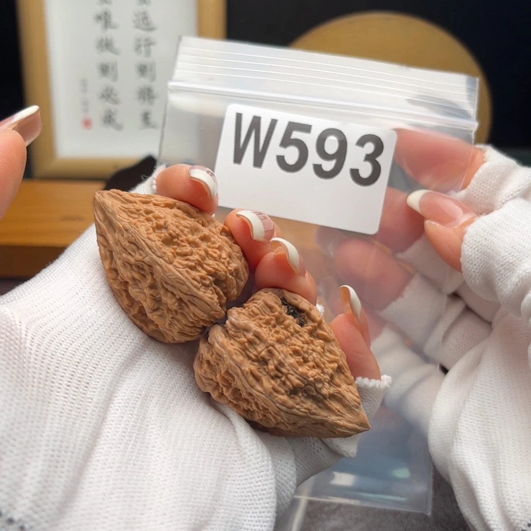 文玩核桃把件32塔尖w 593