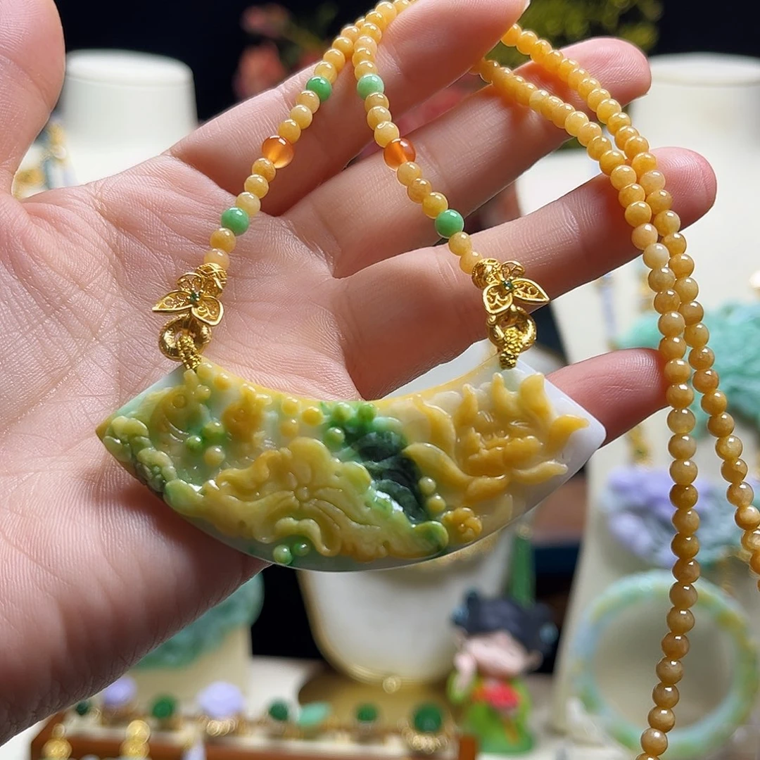 翡翠颈饰未镶嵌天然翡翠