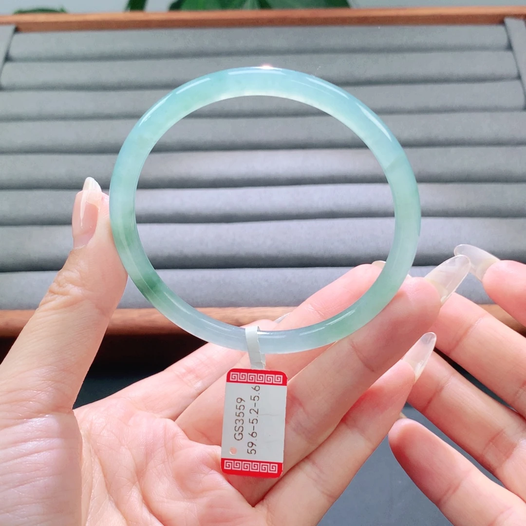 翡翠未镶嵌手镯天然