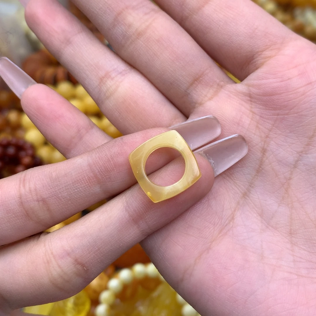 琥珀未镶嵌珠宝奇石