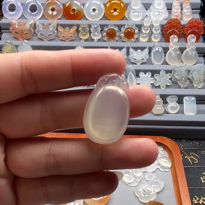 玛瑙/玉髓颈饰未镶嵌玛瑙玉髓白冰圆满