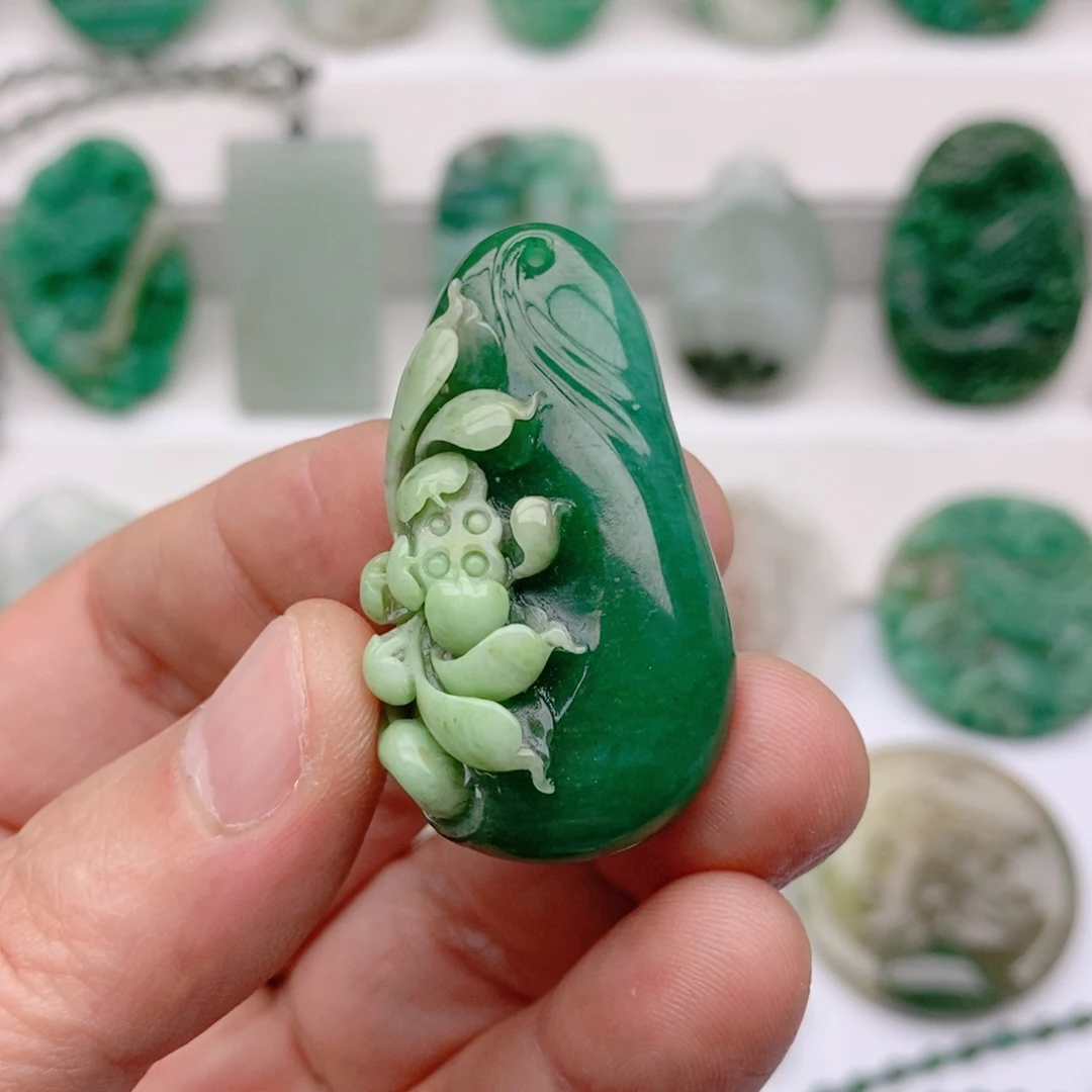 独山玉颈饰未镶嵌夏****程