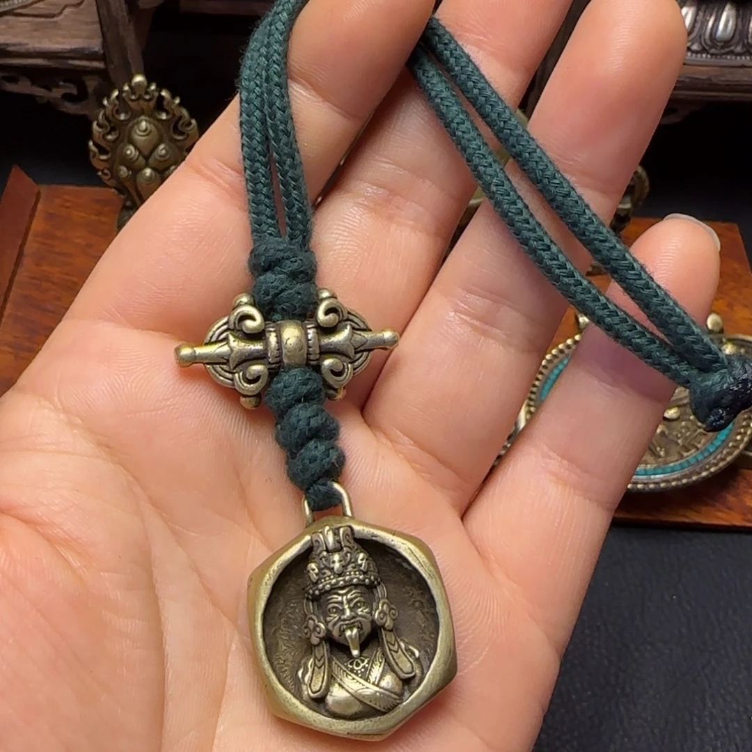 R***.泥塑藏传牌子……藏传牌子