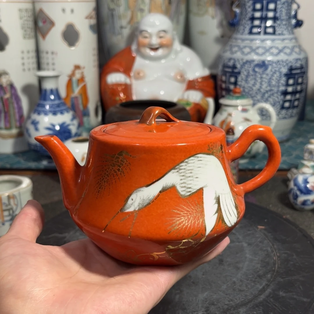 矾红描金松鹤茶壶