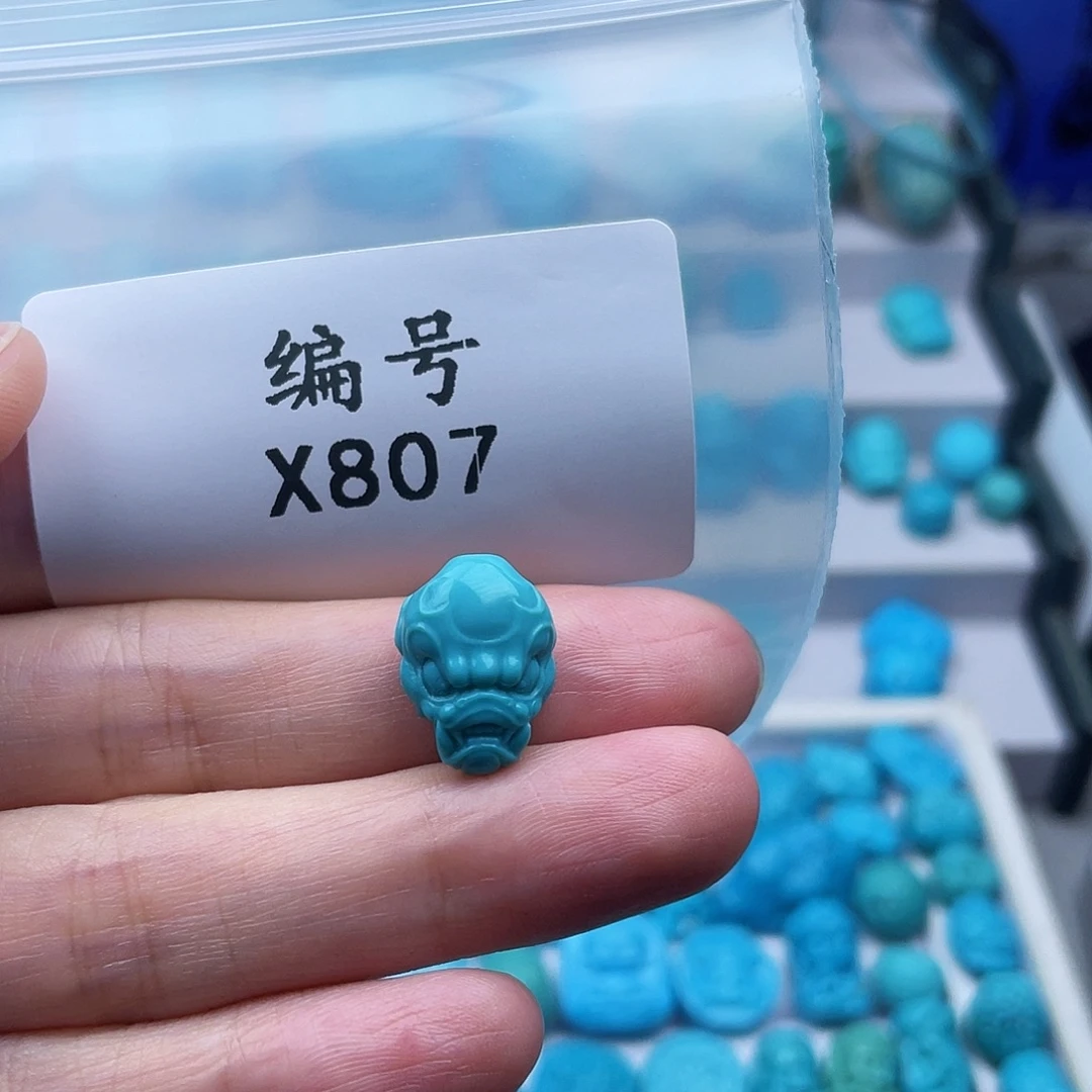 T***兄未镶嵌绿松石珠宝奇石