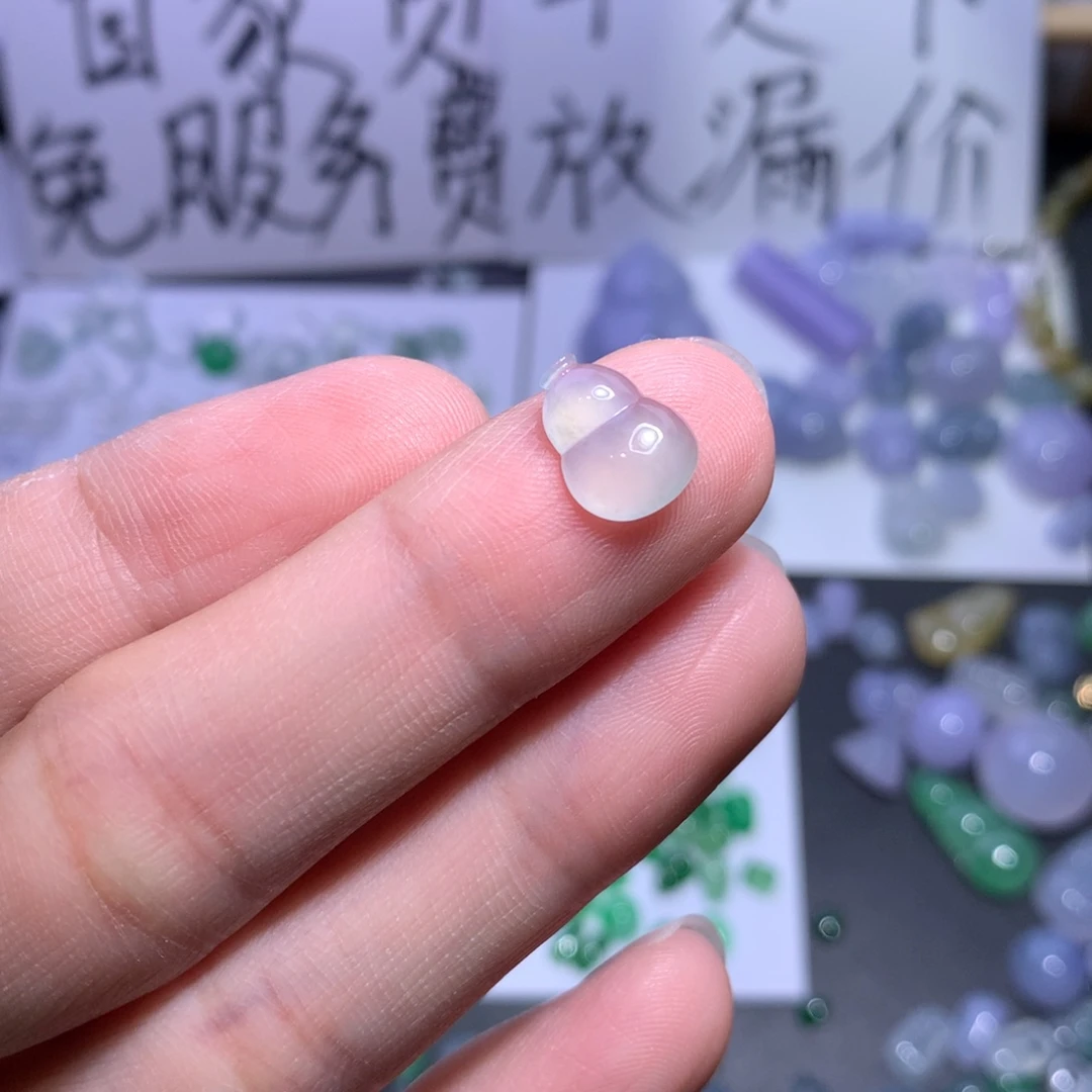 翡翠颈饰未镶嵌葫芦