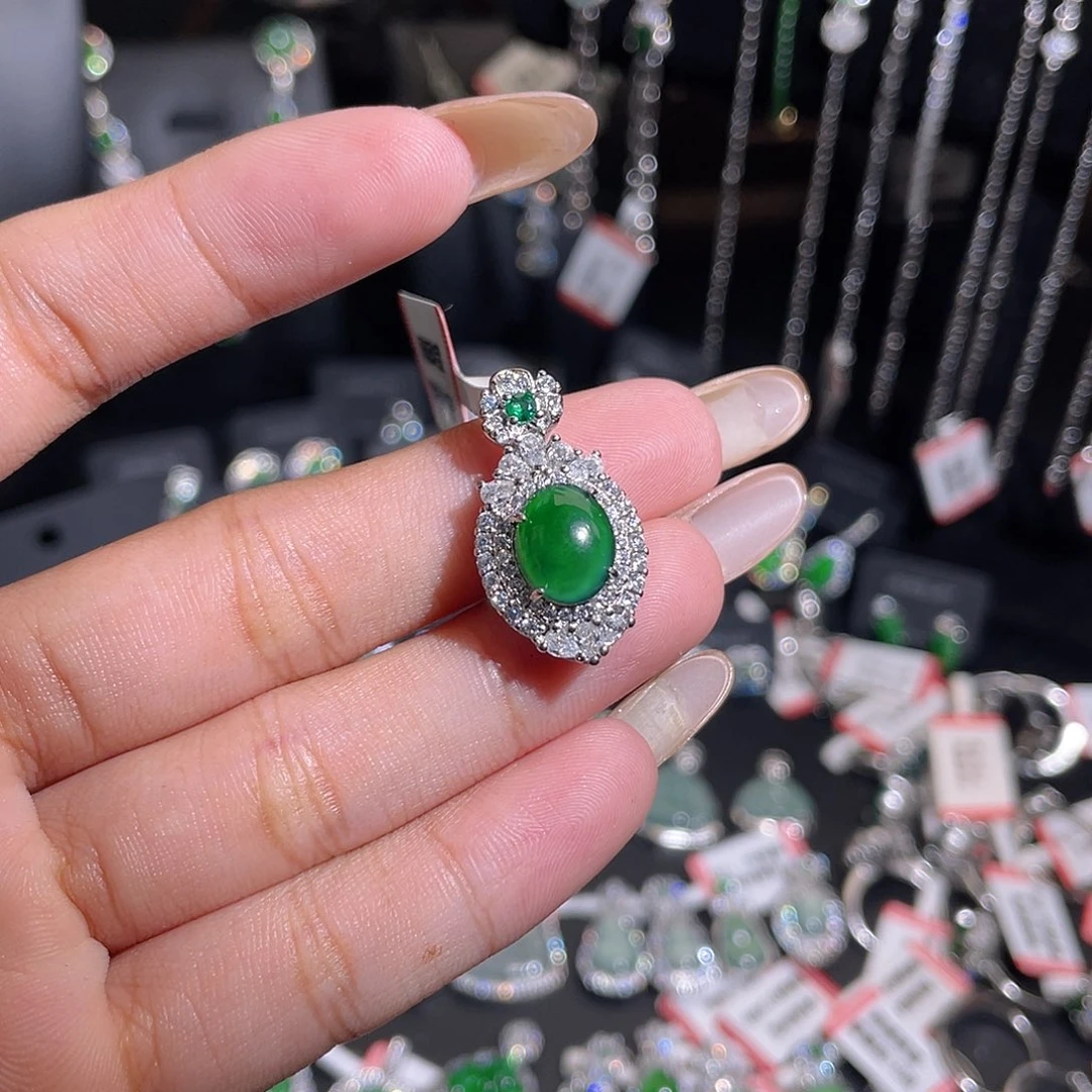 吊坠(不含链)未镶嵌翡翠