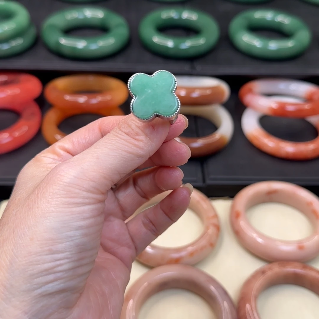 石英岩玉未镶嵌手镯