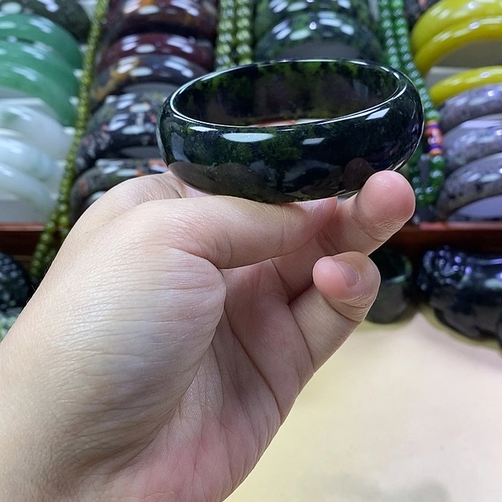 爱****未镶嵌蛇纹石玉手镯6号