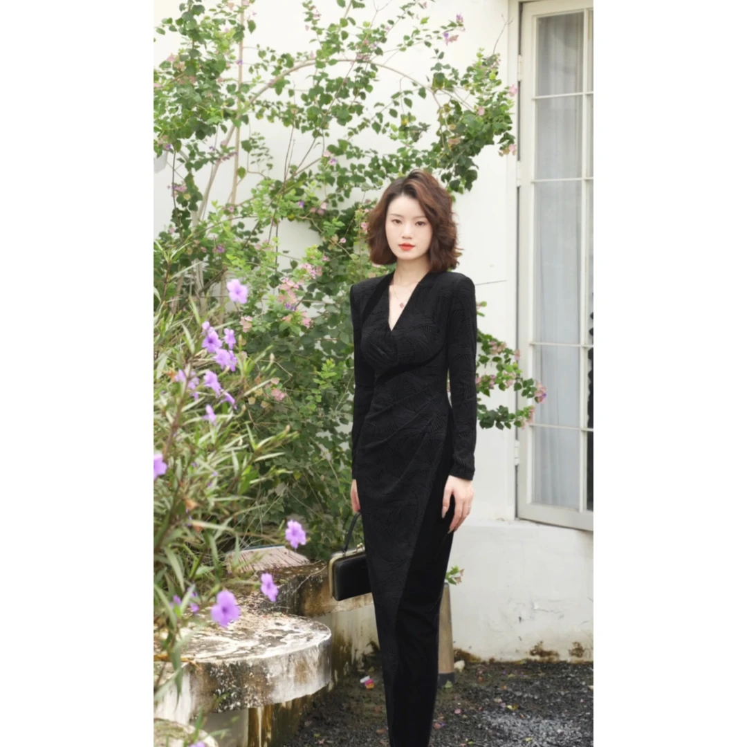 彩彩家【倾城之恋】黑色复古气质设计感显瘦遮肉优雅日常连衣裙