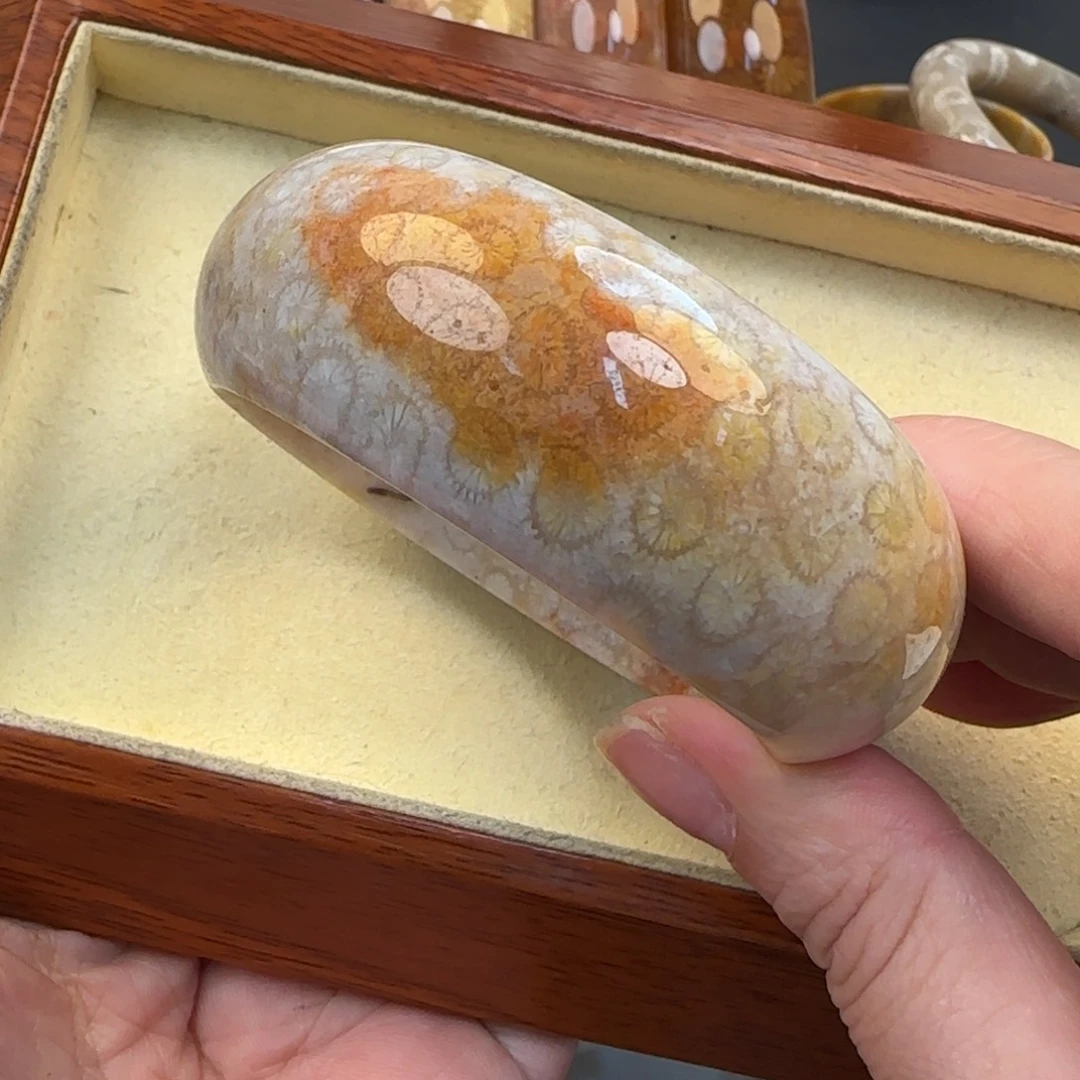 硅化珊瑚（珊瑚玉）未镶嵌手镯54-56圈