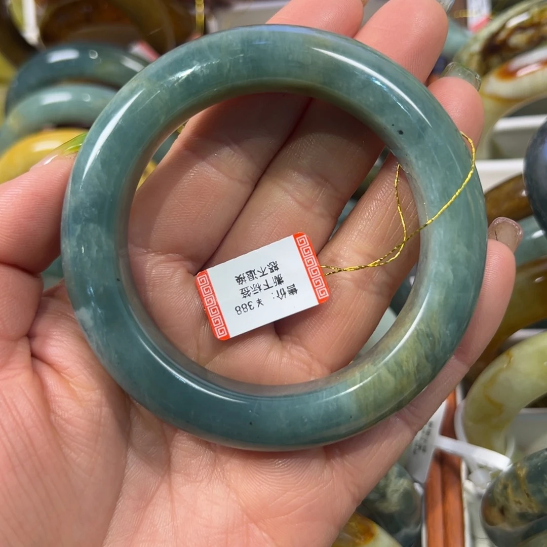 蛇纹石玉未镶嵌手镯佛*