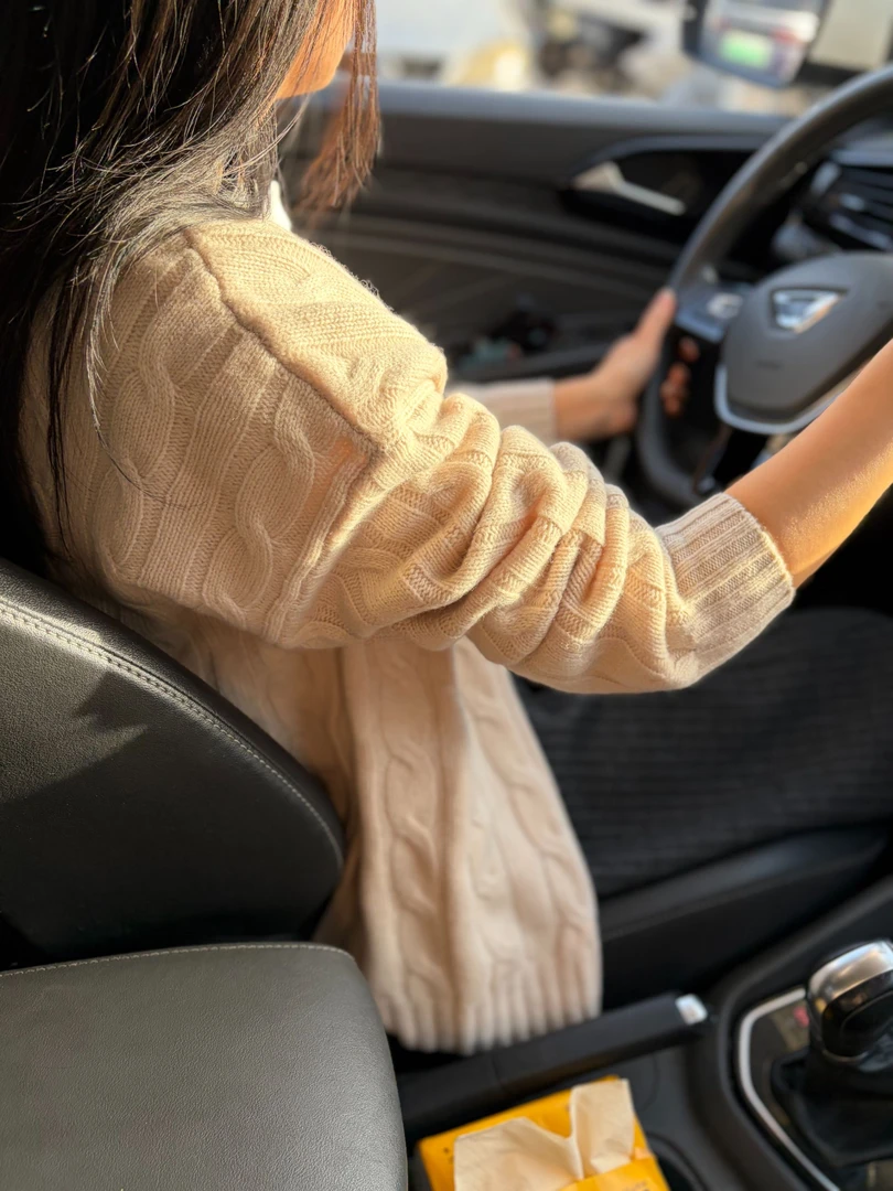 XIAOYINZI  这件全羊毛感觉在闪闪发光大V领麻花100%全羊毛开衫