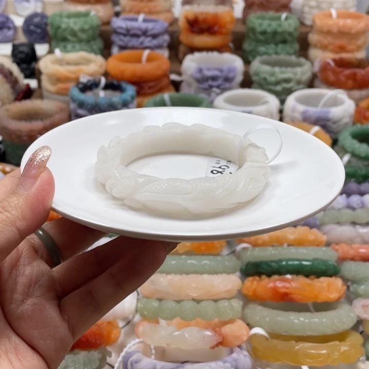 石英质玉未镶嵌手镯