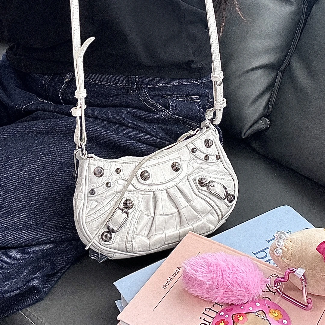 95新 Balenciaga/巴黎世家 白色单肩小号机车包