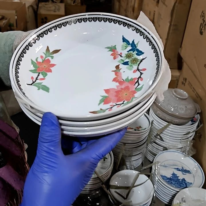 绿泥盘子碗茶壶啥都有