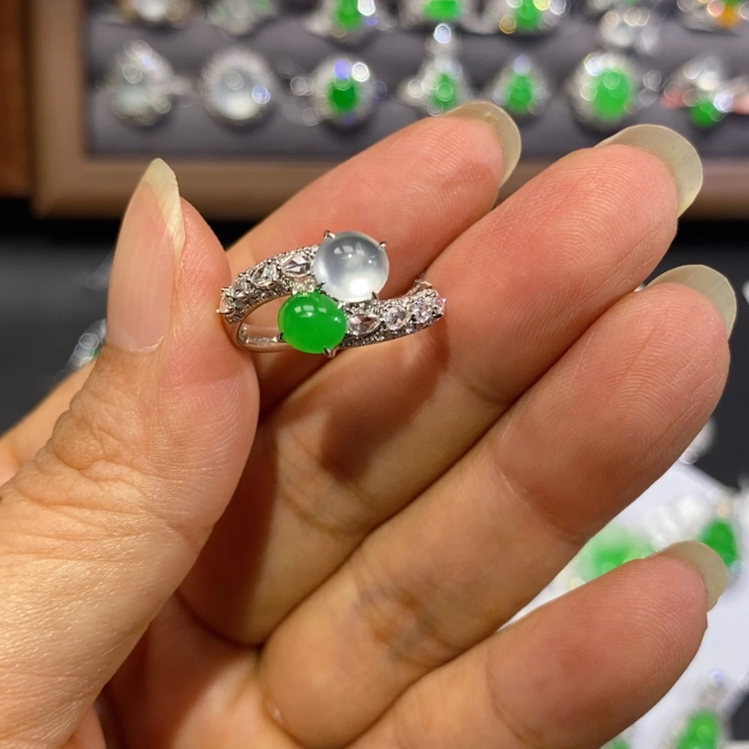 翡翠戒指18K金镶嵌