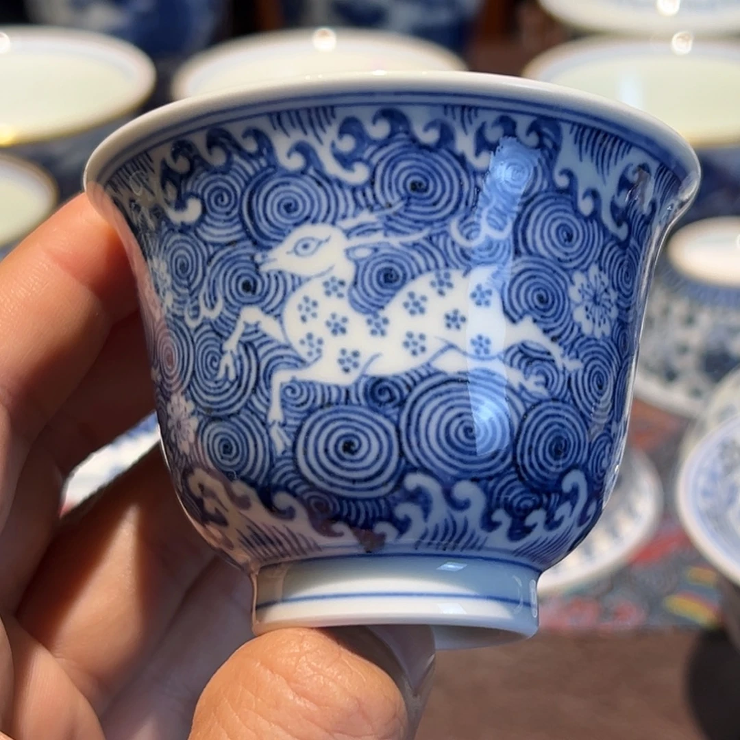 精品青花桃花海水鹿铃铛杯口径约7.5厘米