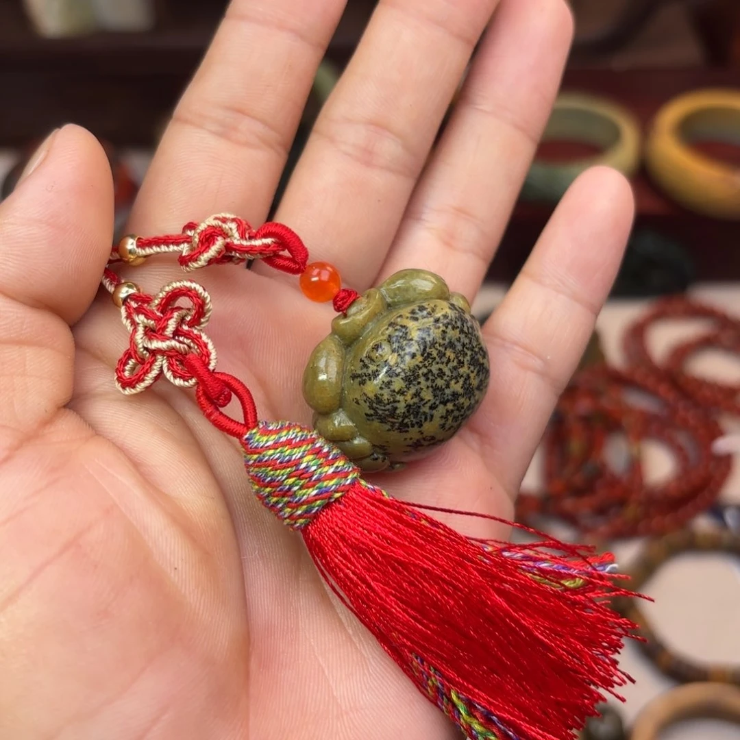 岫岩河磨玉（透闪石质玉）颈饰未镶嵌行**缘