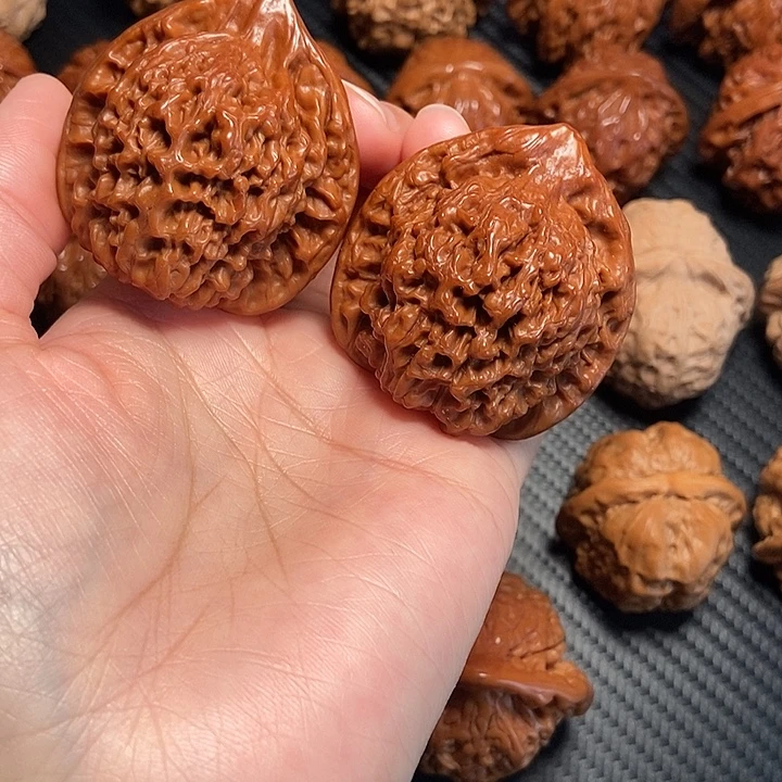 文玩核桃吊坠43官帽。   核桃。