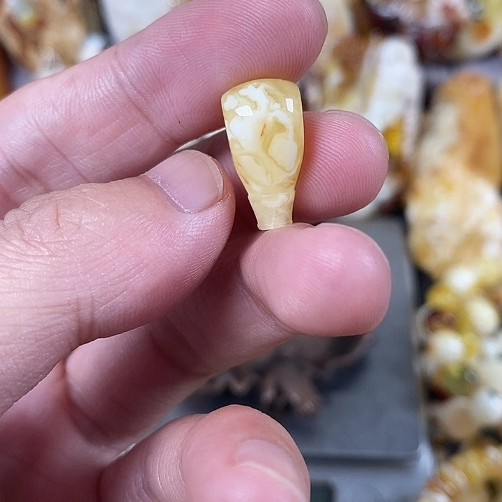 琥珀未镶嵌裸石我