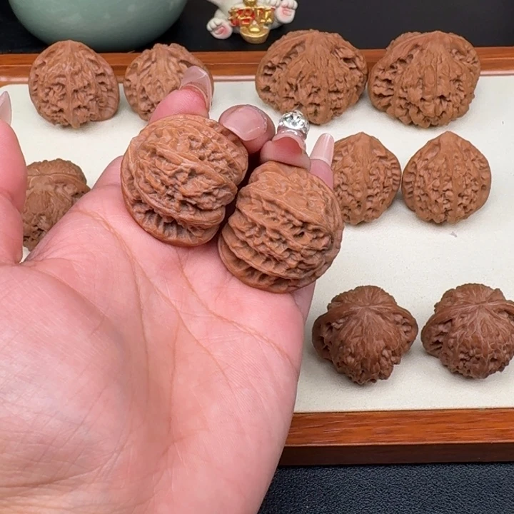 a***皓吊坠文玩核桃全品白狮子35