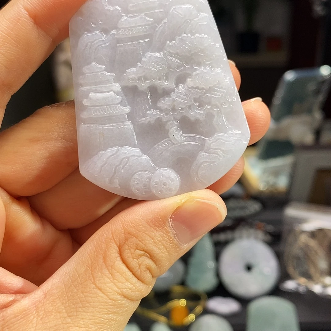 翡翠未镶嵌颈饰山水