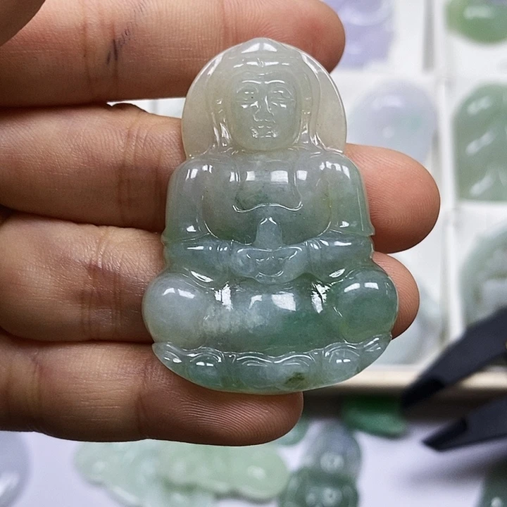 龙***下翡翠未镶嵌颈饰翡翠
