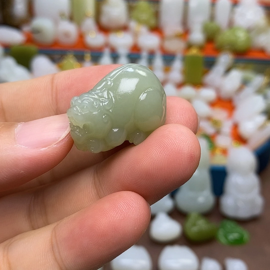 和田玉未镶嵌颈饰和田玉且末蓝貔貅（多样性发货）