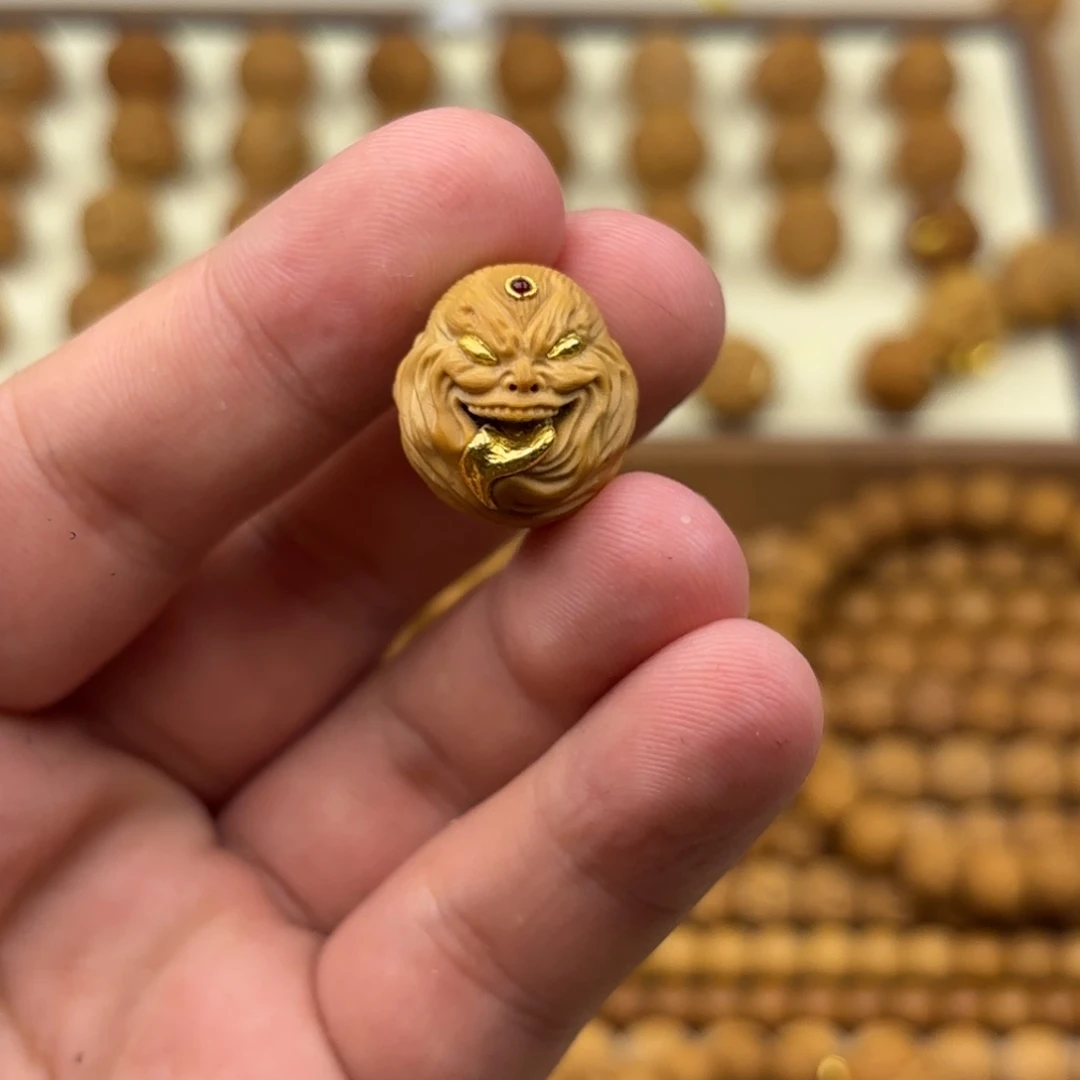 吊坠猴头核桃24k金舔