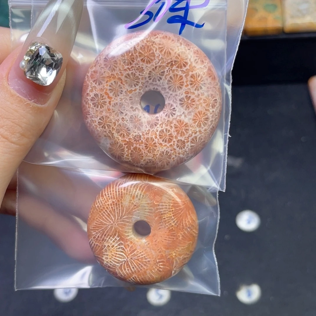 硅化珊瑚（珊瑚玉）吊坠未镶嵌君***物