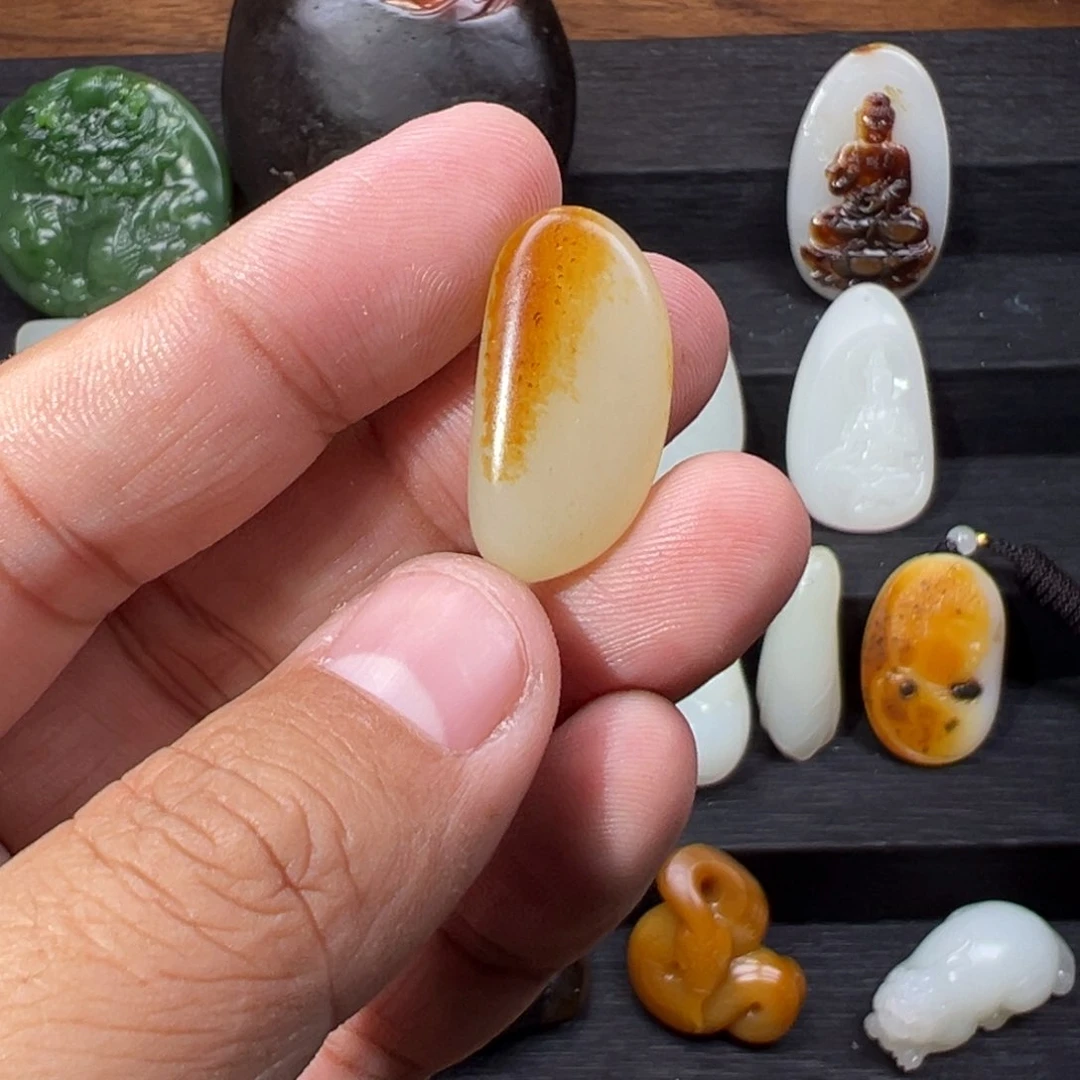 和田玉颈饰未镶嵌