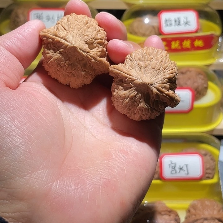 文玩核桃把件卖****款绣球