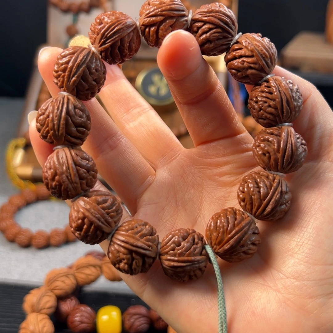 吊坠桃核19刺龙元宝