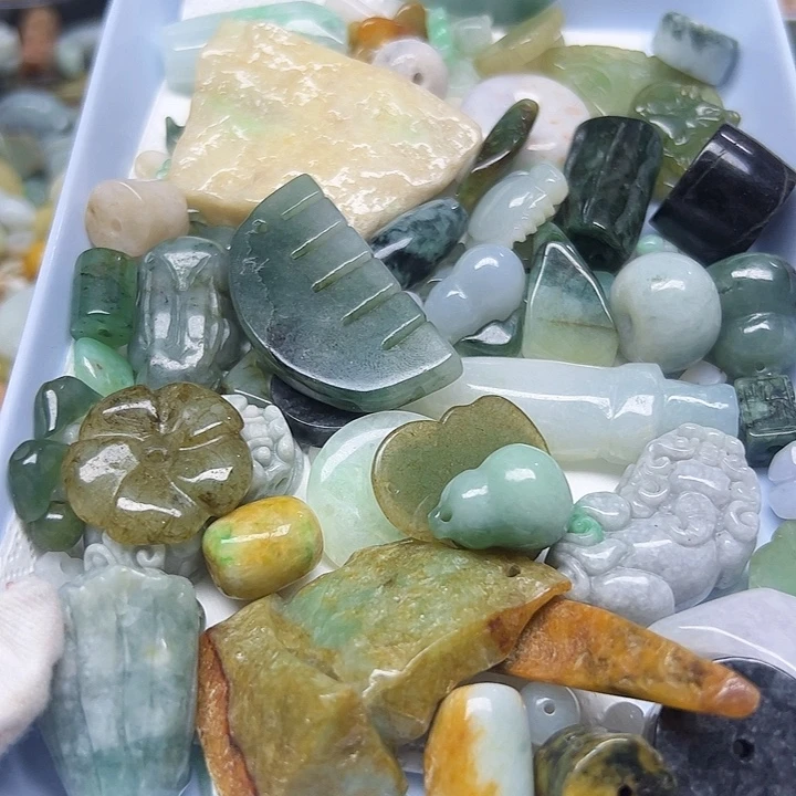 1***2翡翠未镶嵌颈饰天然翡翠017