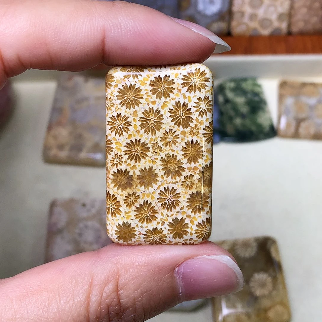 石英质玉颈饰未镶嵌坚***店