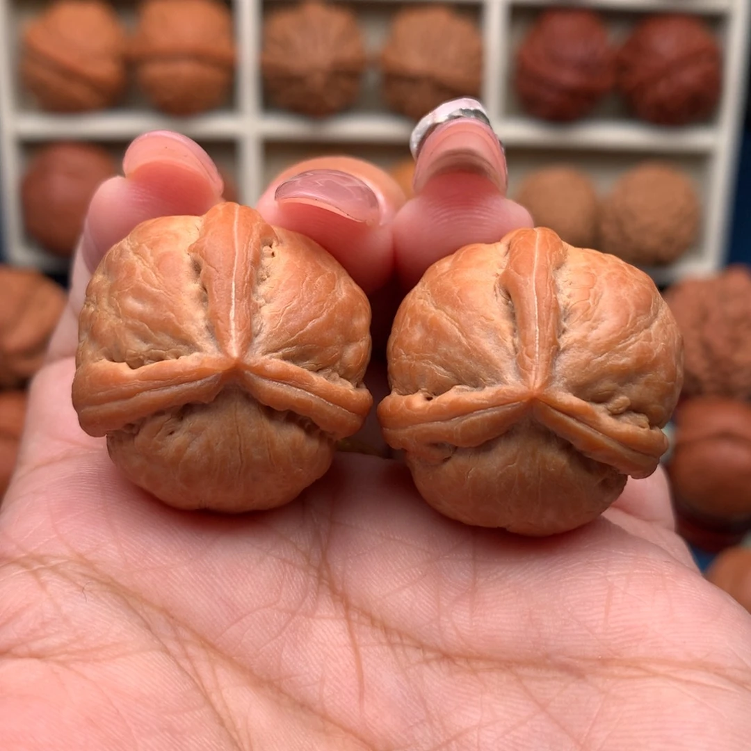 文玩核桃把件秤砣三棱