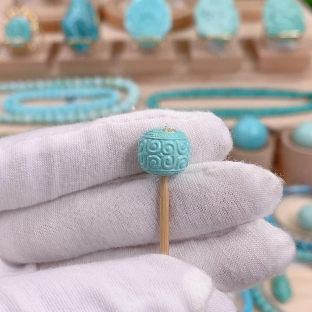 绿松石未镶嵌珠宝奇石