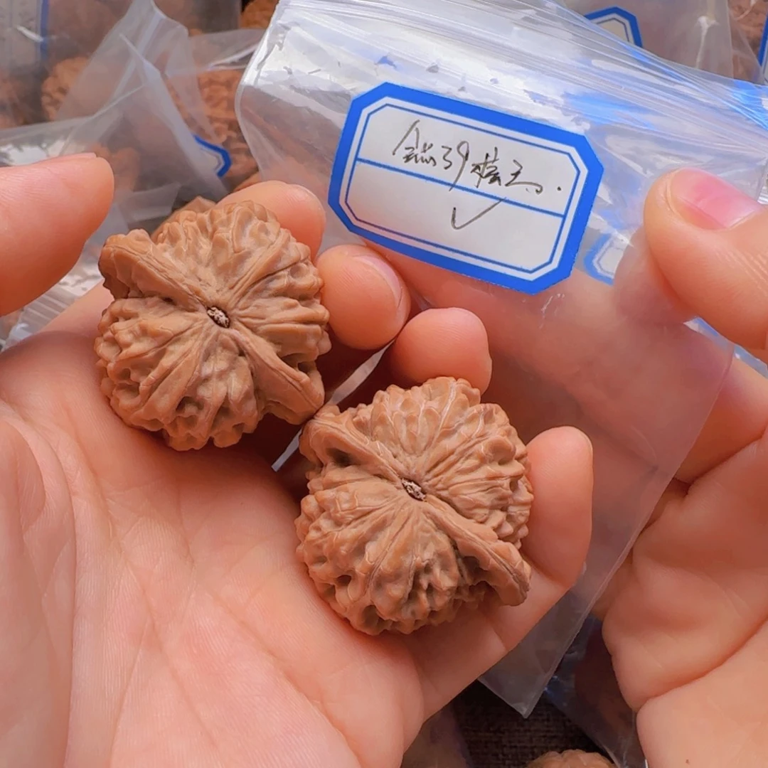 文玩核桃把件发发发